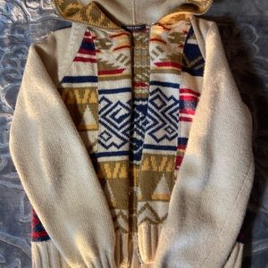 patterned warm sweater!